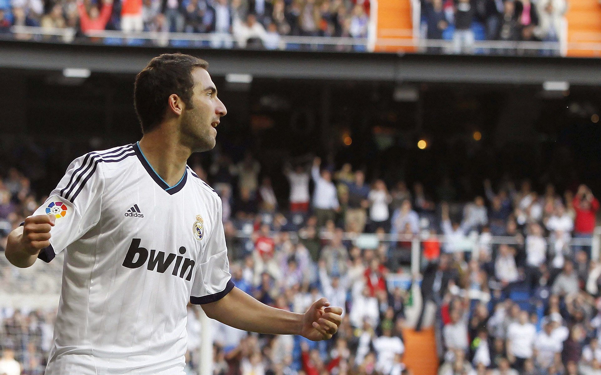 _湖人队士气高涨，迎来连胜_，湖人对队员